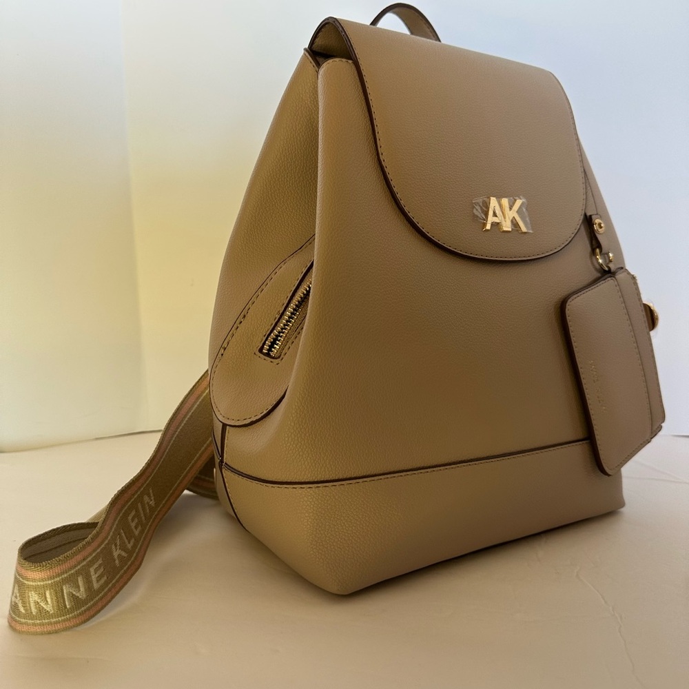 Anne Klein backpack womans Cream gold Casual Preppy Logo with pouch - Picture 9 of 9